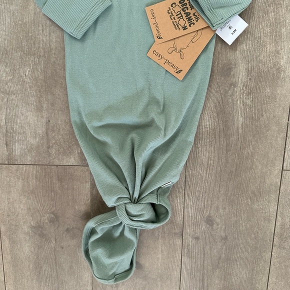 New easy-peasy Organic baby Gown and Hat Set, 2-Piece, 0-3 Months unisex - Picture 6 of 11